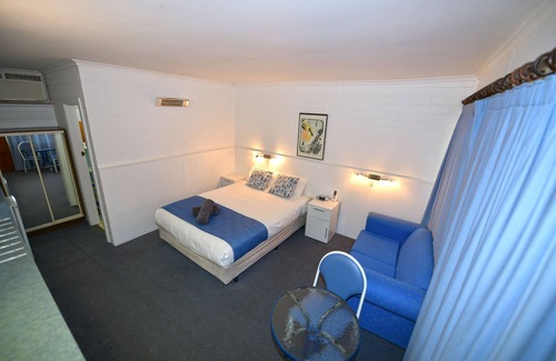 Balranald Hotel | Sturt Motel