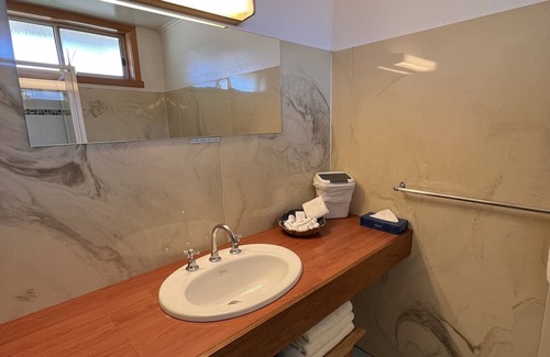 Balranald Hotel | Sturt Motel