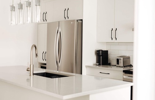 Saint-Hubert House | Style Furnished House Near Dix30 & Downtown Montreal – Monthly Stays Welcome