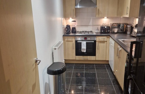 Northfleet Apartment | Stylish 2-bedroom flat, perfect for relaxation and comfort during your stay.