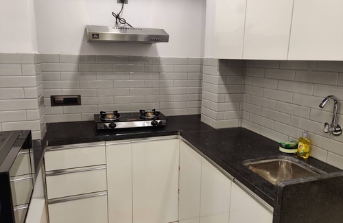 Sanpada Apartment | Stylish 2BHK with Garden View