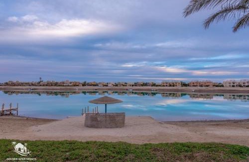 Shurtah al-Dakhlah Villa | Stylish 4-Bedroom Villa with a Pool & Lagoon Access