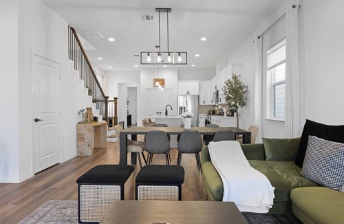 Northside House | Stylish 4BR Home Close to Downtown + Free Parking