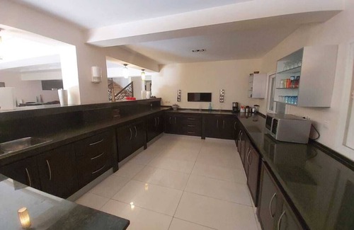 Cite Charaf Villa | Stylish 6 BRs Villa with pool H62050