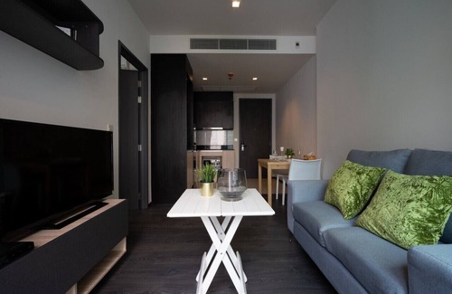 Asoke Condo | Stylish and Modern 1 BR - 3 mins walk to MRT Sukhumvit and BTS Asoke