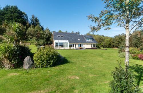 Templenoe House | Stylish and spacious home with sea & mountain views