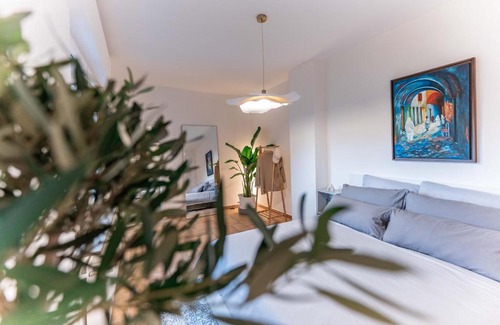 Neuendorf Apartment | Stylish Apartment by the Rhine River