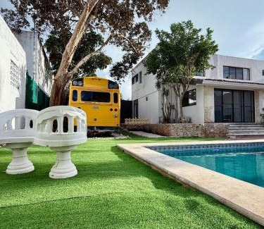 Colonia Campestre House | Stylish Apt for 5 Pool & Private Garden
