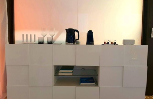 Casares House | Stylish, beautiful and exotic Oleandro glass Suite