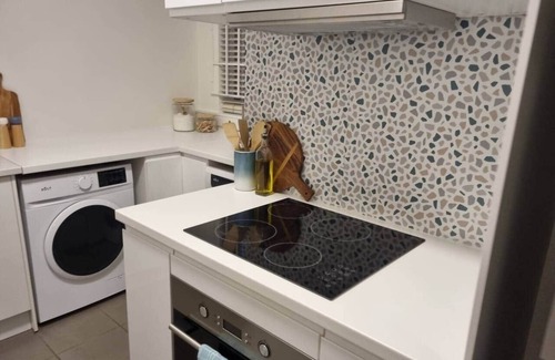 East Melbourne Apartment | Stylish Comfort on the Park