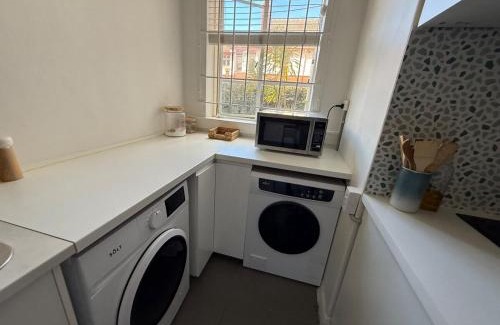 East Melbourne Apartment | Stylish Comfort on the Park