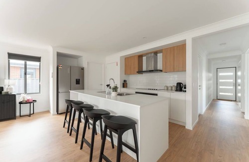 Shorewell Park Apartment | Stylish Family Home in Shorewell Park