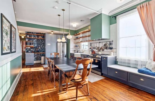 Faubourg Lafayette Bed & Breakfast | Stylish Group Stay, 2 Units w/Award-Winning Design