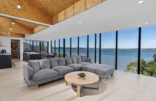 Penna House | Stylish Home with Outdoor Area & Spectacular Views