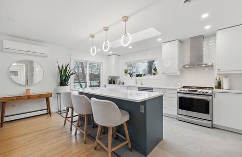 Fall River House | Stylish Lakehouse | 4BR, 2 Decks, Theatre Room