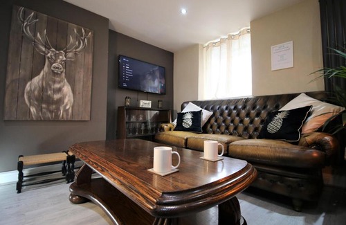Splott Apartment | Stylish Loft Apartment by Property Promise
