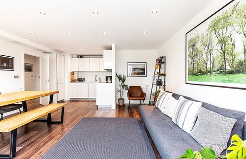 Livesey Apartment | Stylish London Apartment in Trendy Peckham