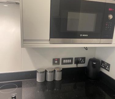 Fairfield Apartment | Stylish one Bedroom Central Croydon
