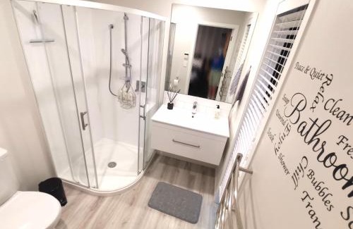 Rolleston House | Stylish Private Guest House Ensuite Only