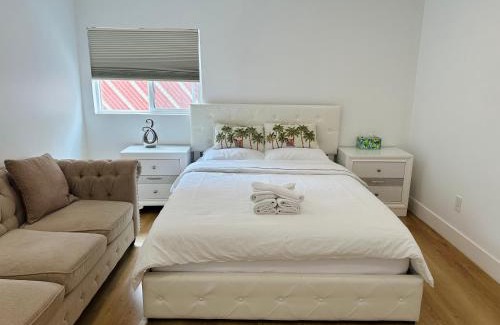 Los Angeles House | Stylish Retreat Private Room 2