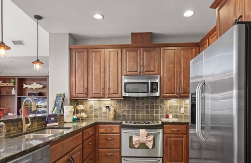 Coeur d'Alene Condo | Stylish Riverstone Corner Condo—Walk to Everything!