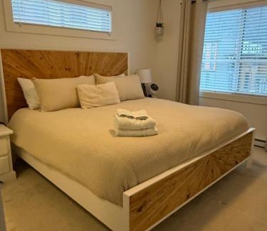 Squamish House | Stylish Three Bedroom Townhome