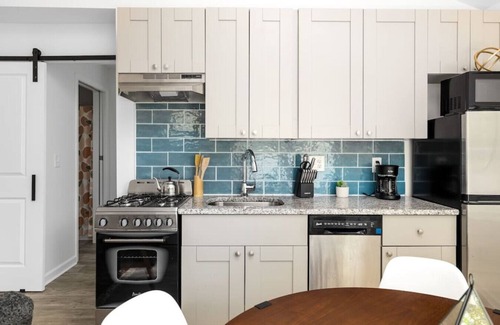 Mountain Brooke House | Stylish Tiny House Retreat near Decatur & Atlanta