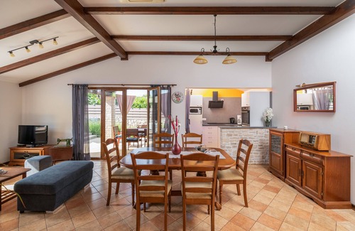 Segotici House | Stylish villa *, pool, 2.5 km from the sea, barbecue, WiFi, free WiFi