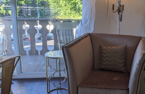 Palms Apartment | Stylish West LA Apartment close to Bev Hills, Beach