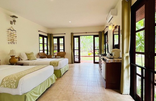 Thong Chai Hotel | Suan Bankrut Beach Resort