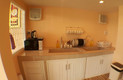 Khu Khot Hotel | Suansin Art Garden