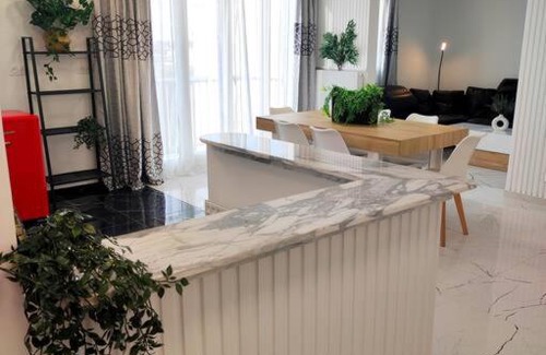 Le Bourget Apartment | Sublime Appartement