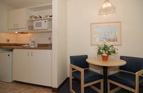 Lakeland Hotel | Suburban Studios Lakeland North I-4
