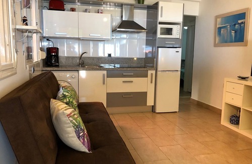 Malaga Apartment | SUITABLE. 1st BEACH LINE. AT STREET LEVEL. 2 BEDROOMS/4 PEOPLE. WIFI AND SATELLITE.