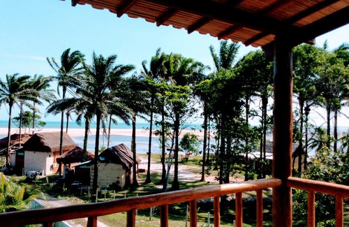 Jaguaripe Condo | Suite (1) Quadruple at Garcez Beach