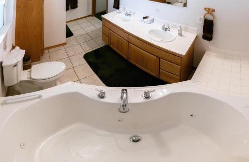 Haines House | Suite 2 Lynn View Lodge