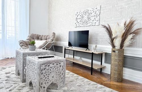 Oullins Apartment | Suite Cinnabar - Check in h24 - Wifi