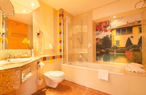 Ost Hotel | Suite Hotel Leipzig - Suite with kitchen/bathroom and 2 separate rooms