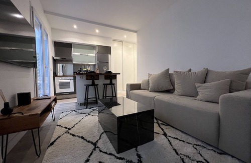 Ternes Apartment | Suite Luxueuse Avec Jardin Privatif et Jacuzzi