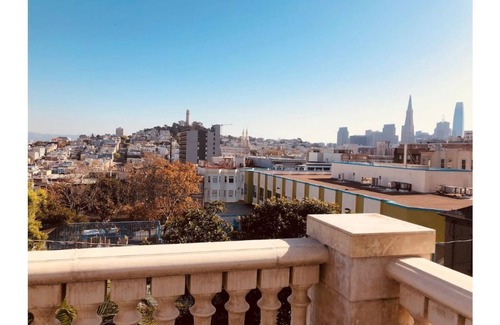 Fisherman's Wharf Apartment | Suite with separate entrance in prime Russian Hill