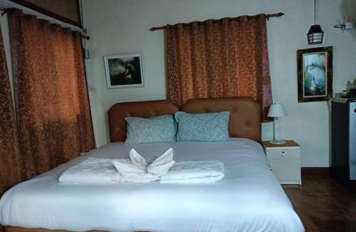 Lat Ya Hostel | Sukanya Garden and Home