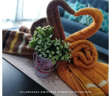 Presint 15 Apartment | SulamKaseh Dwiputra Homestay Putrajaya With 4 Units AC, 3 Baths, WiFi & Pool View