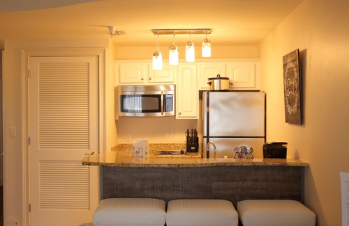 Sunnyside Condo | Summer DISCOUNTS!A mile from Rosemary Beach with its own neighbourhood beach