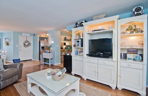 Salter Path Condo | Summer Winds B-439, Oceanfront Condo in Indian Beach, NC!