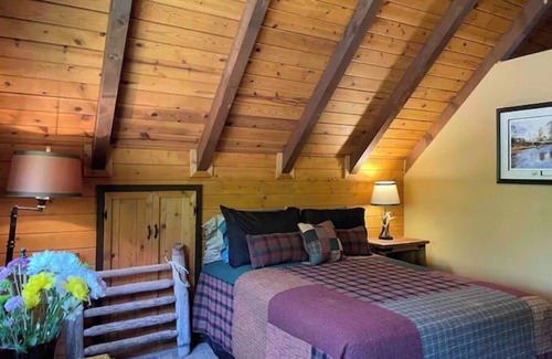 Trimble House | Summertime Special! Cute & Cozy Guest Apartment