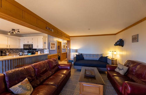 Snowshoe Condo | Summit 108B |3BR,Sunset views, FreeParking
