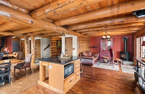 Glenwood Springs House | Sun King Chalet | Sunlight Ski, Hot Tub, Lg. Deck