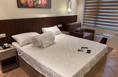 Jaypee Greens Apartment | Sun Twilight Studio Apartment