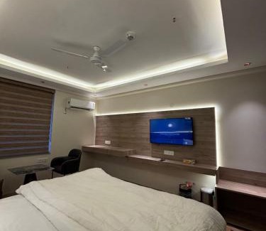 Jaypee Greens Apartment | Sun twilight studio and hotal