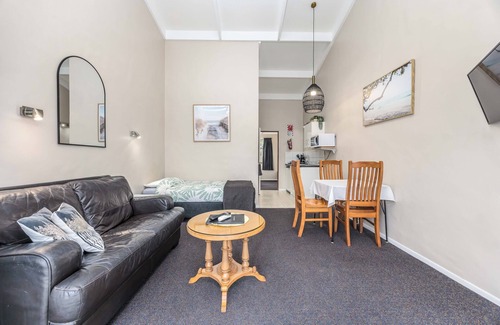 Wellsford Apartment | Sun Valley Motel - Unit 5 (1 bedroom)